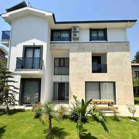 Luxurious In The Heart Of Goecek Hotel