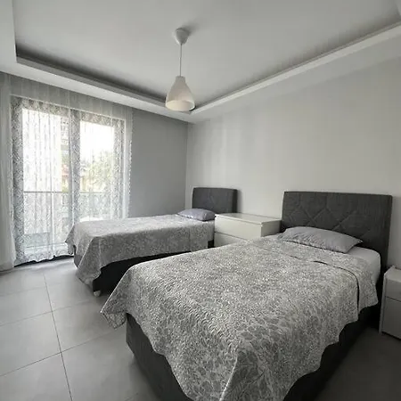 Hotel Luxurious In The Heart Of Goecek